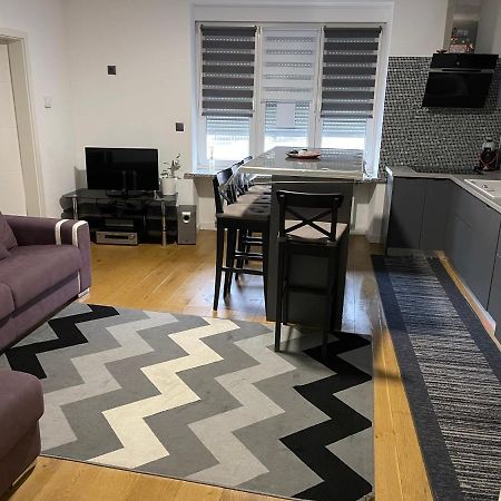 Superbe Appartement Au Rdc Avec Parking Gratuit Villerupt Esterno foto